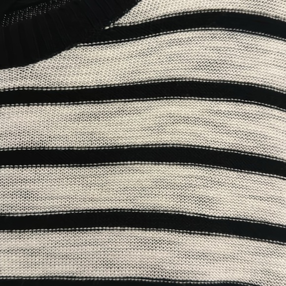 NWOT Express Zipper Back Black and White Striped Flare Dress with Long Sleeves M - Picture 4 of 5